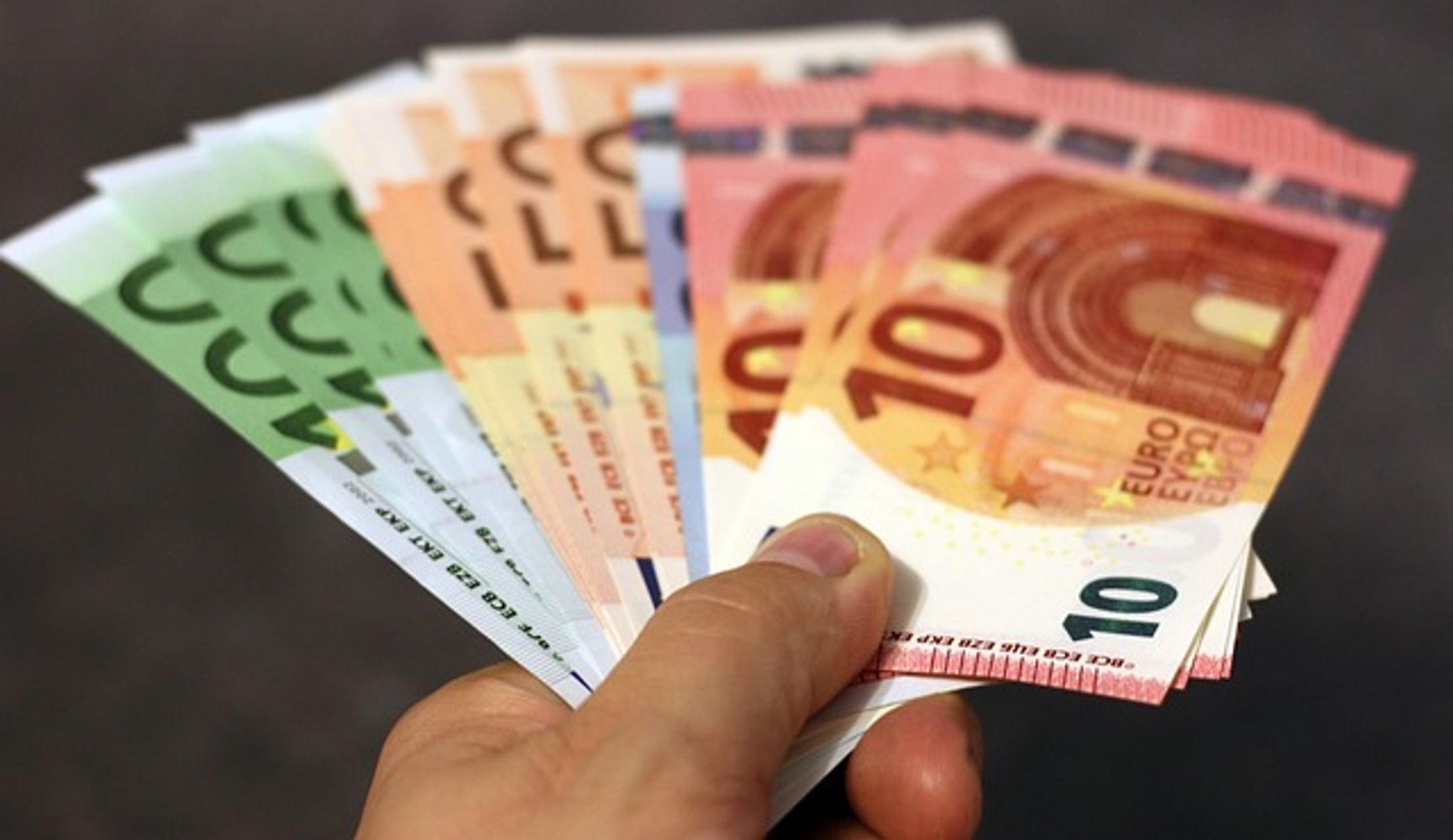 Eine Hand voll Geld