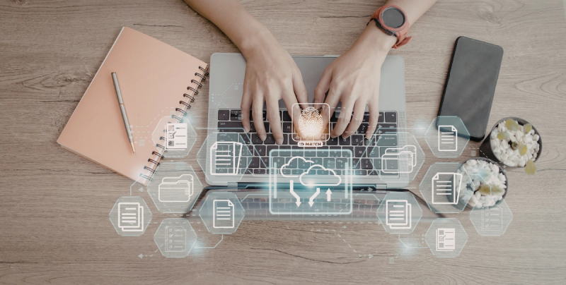 Darstellung von Informationen an einem Laptop