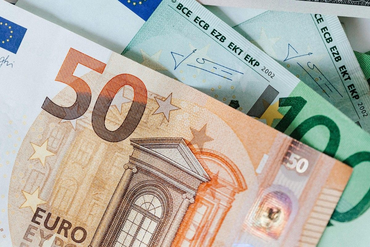 Geldscheine, 50er und 100er