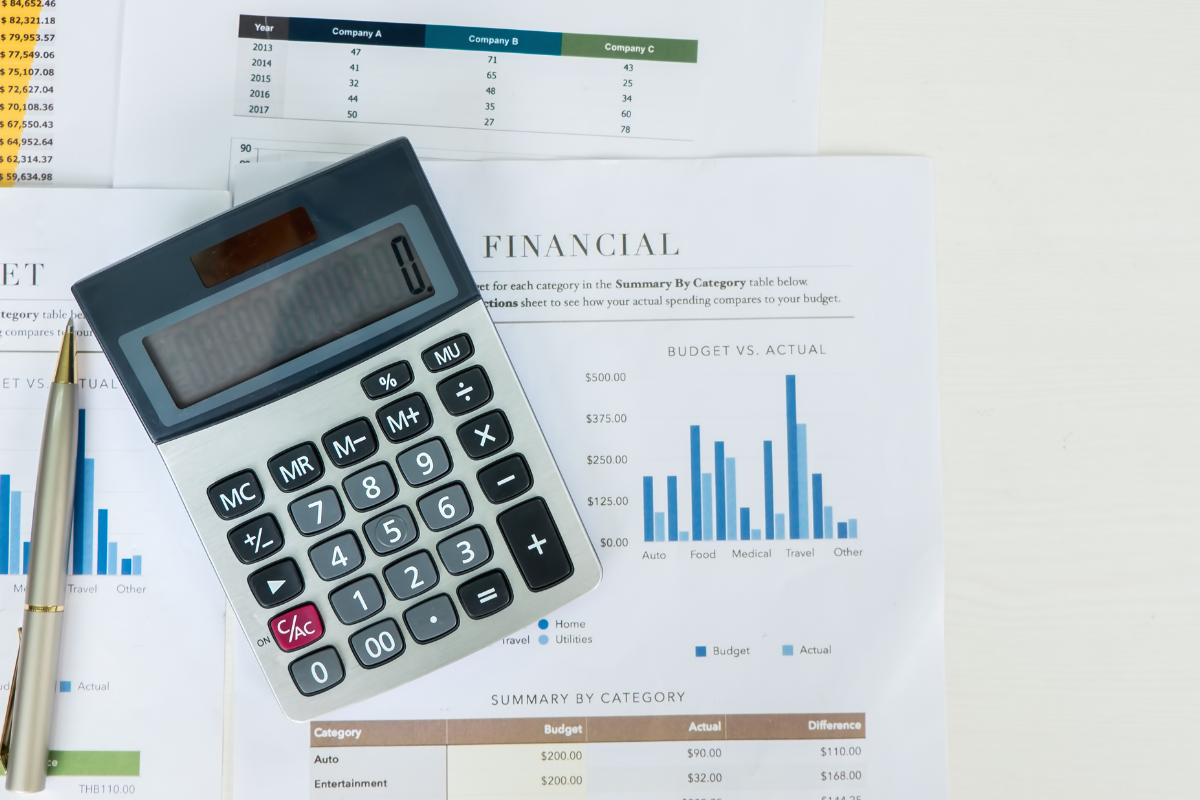 Vereinsbuchhaltung im Verein, Taschenrechner, Finanzberichte