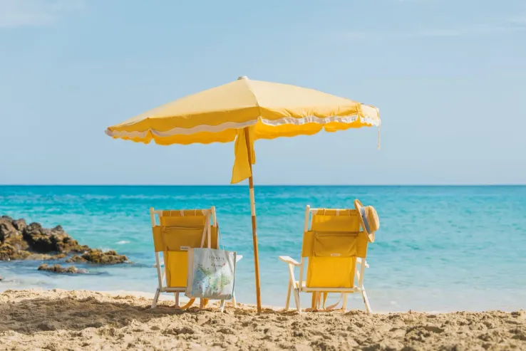 Photograph of a Saint-Barthélemy beach featured in the editorial section of the Sibarth website