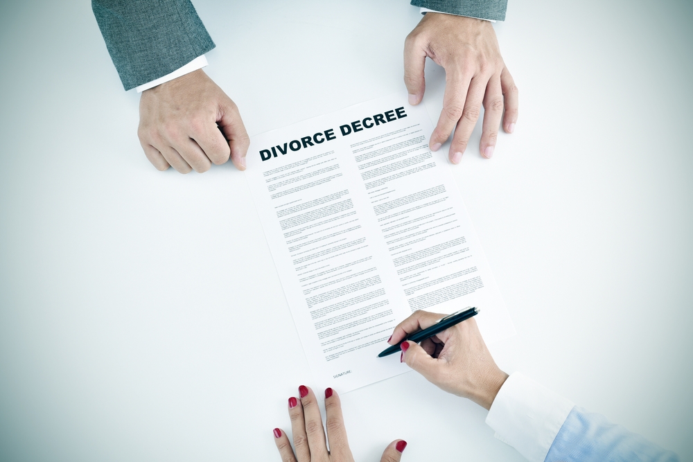 Image Considering an uncontested divorce in New Jersey? Learn what it means, how the process works, and when a lawyer can help protect your agreement.