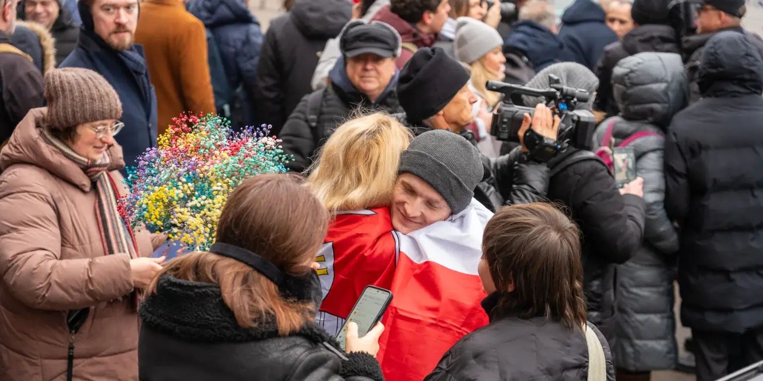 Arrival of the political prisoners in Vilnius, December 16, 2025. Photo: tsikhanouskaya.org