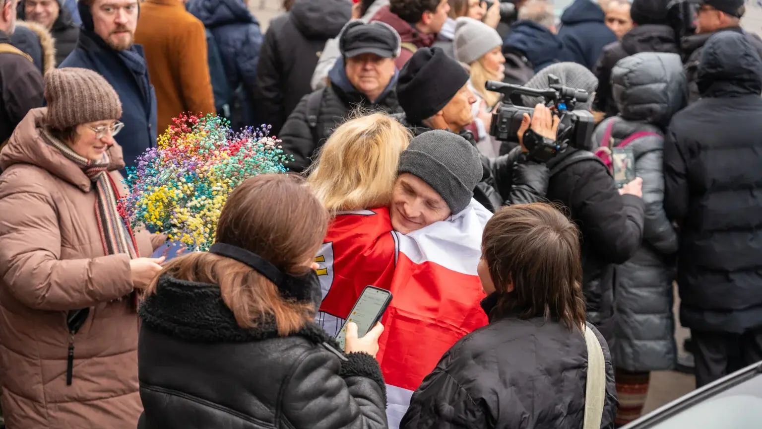 Arrival of the political prisoners in Vilnius, December 16, 2025. Photo: tsikhanouskaya.org