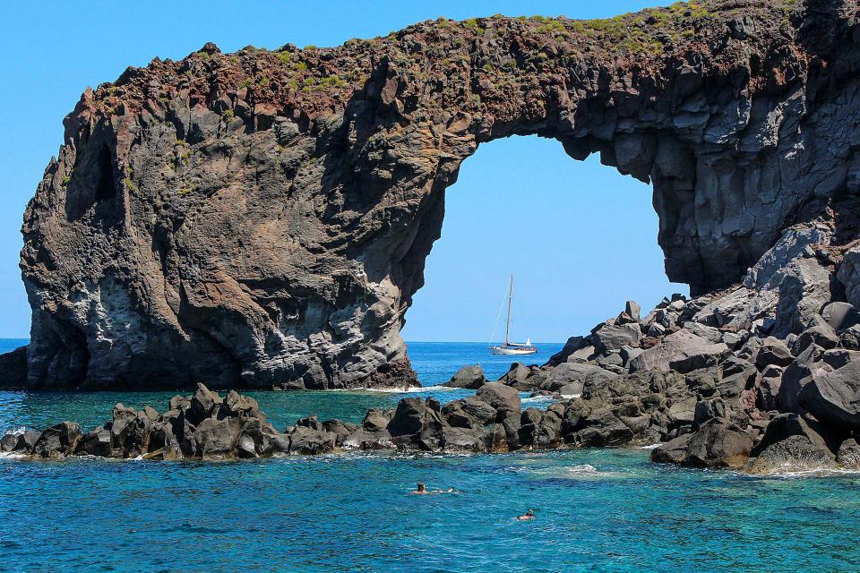 Volcano Sailing Experience – Sicilia & Insulele Eoliene — fotografia 9 din 10