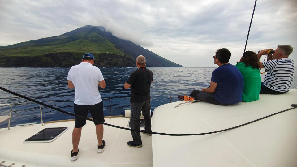 Volcano Sailing Experience – Sicilia & Insulele Eoliene — fotografia 3 din 10