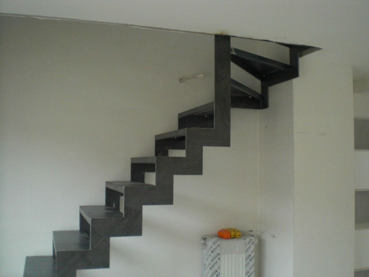 Metalen trap duplex appartement