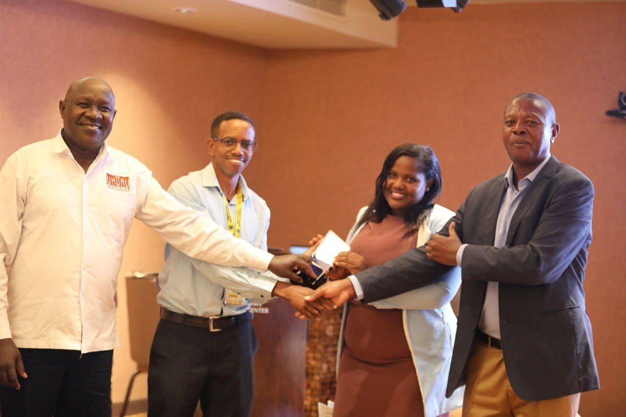 Coop360° partnership handshake