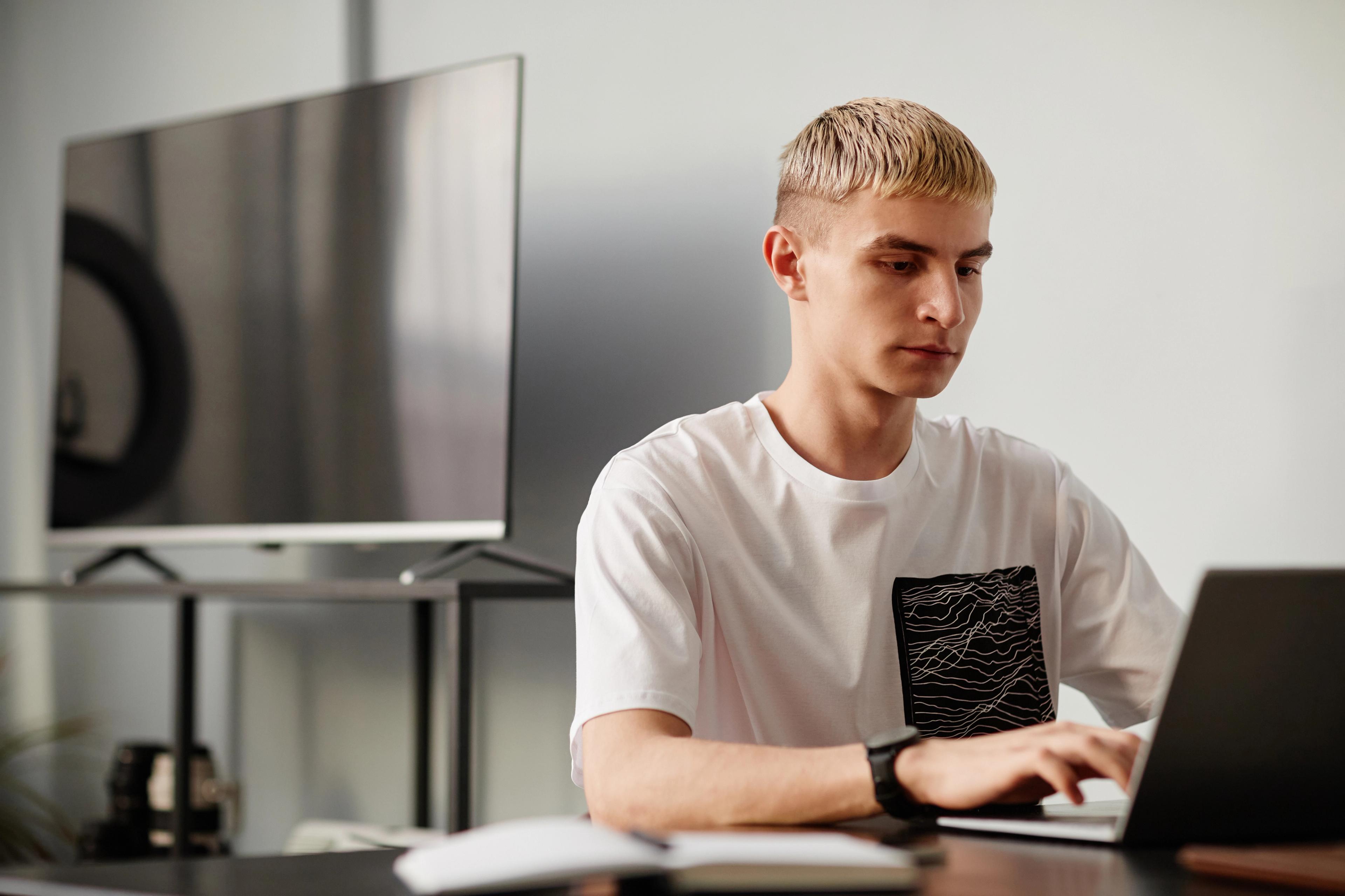 Invest Online: Our Era of Financial Growth