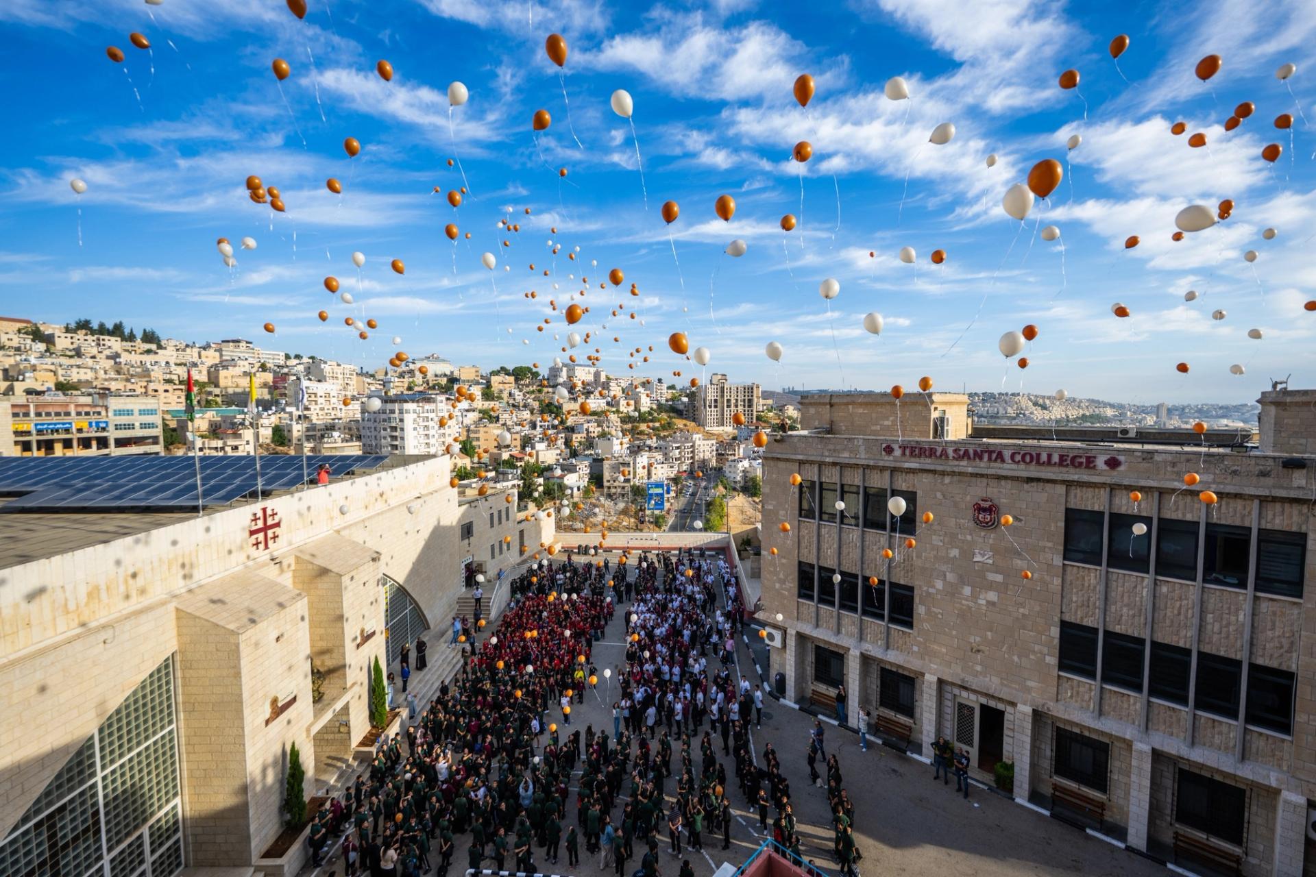 فرنسيس 2026 - 800 عام