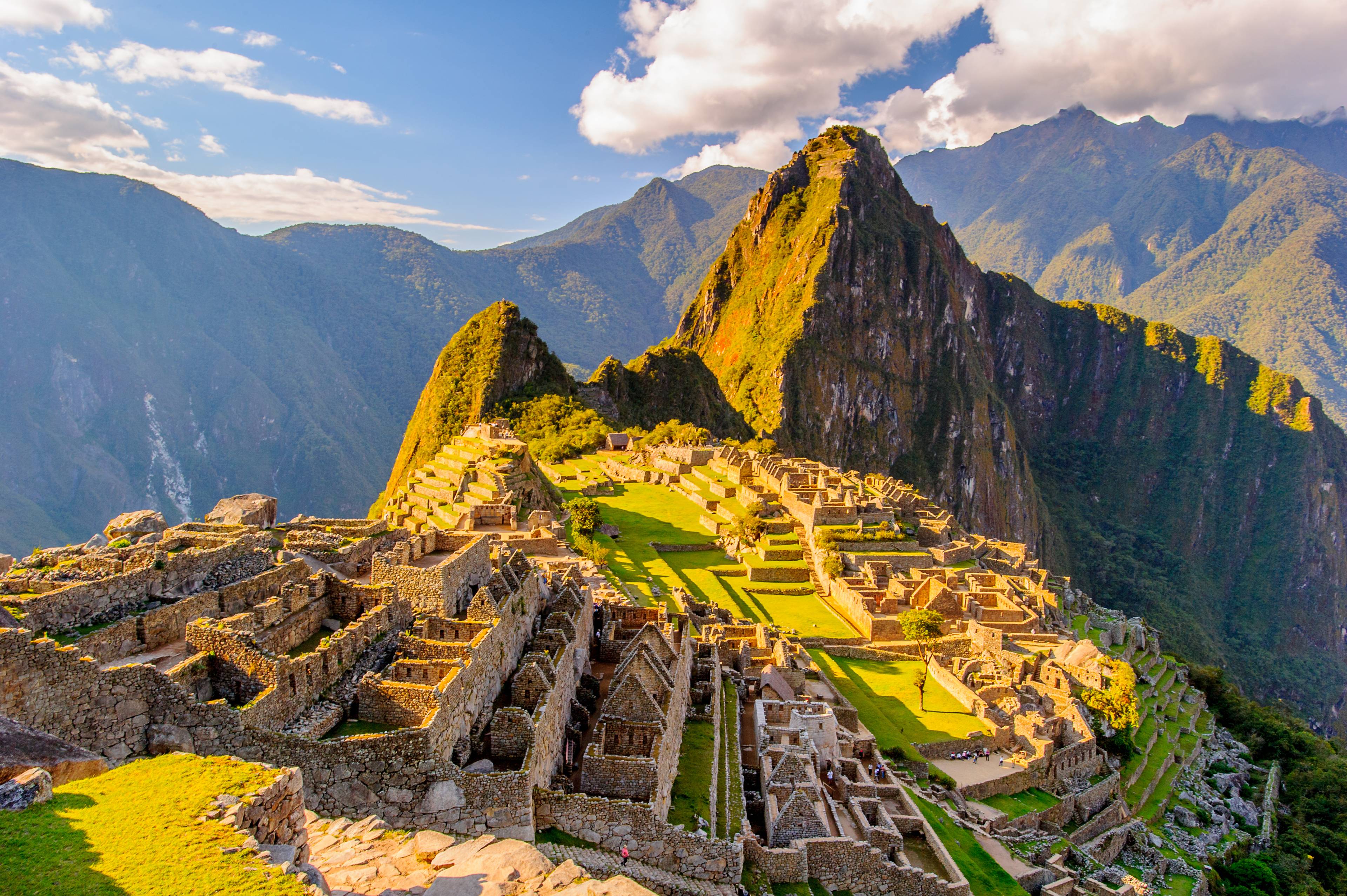 rovine machu picchu al tramonto peru