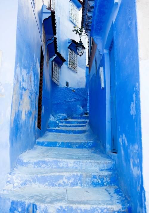 strade della città blu di chefchaouen