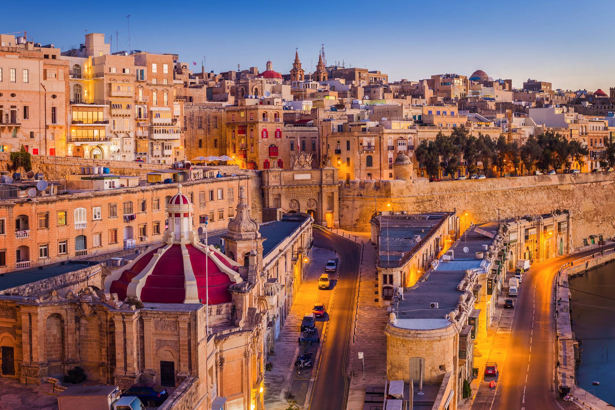 la valletta di sera malta