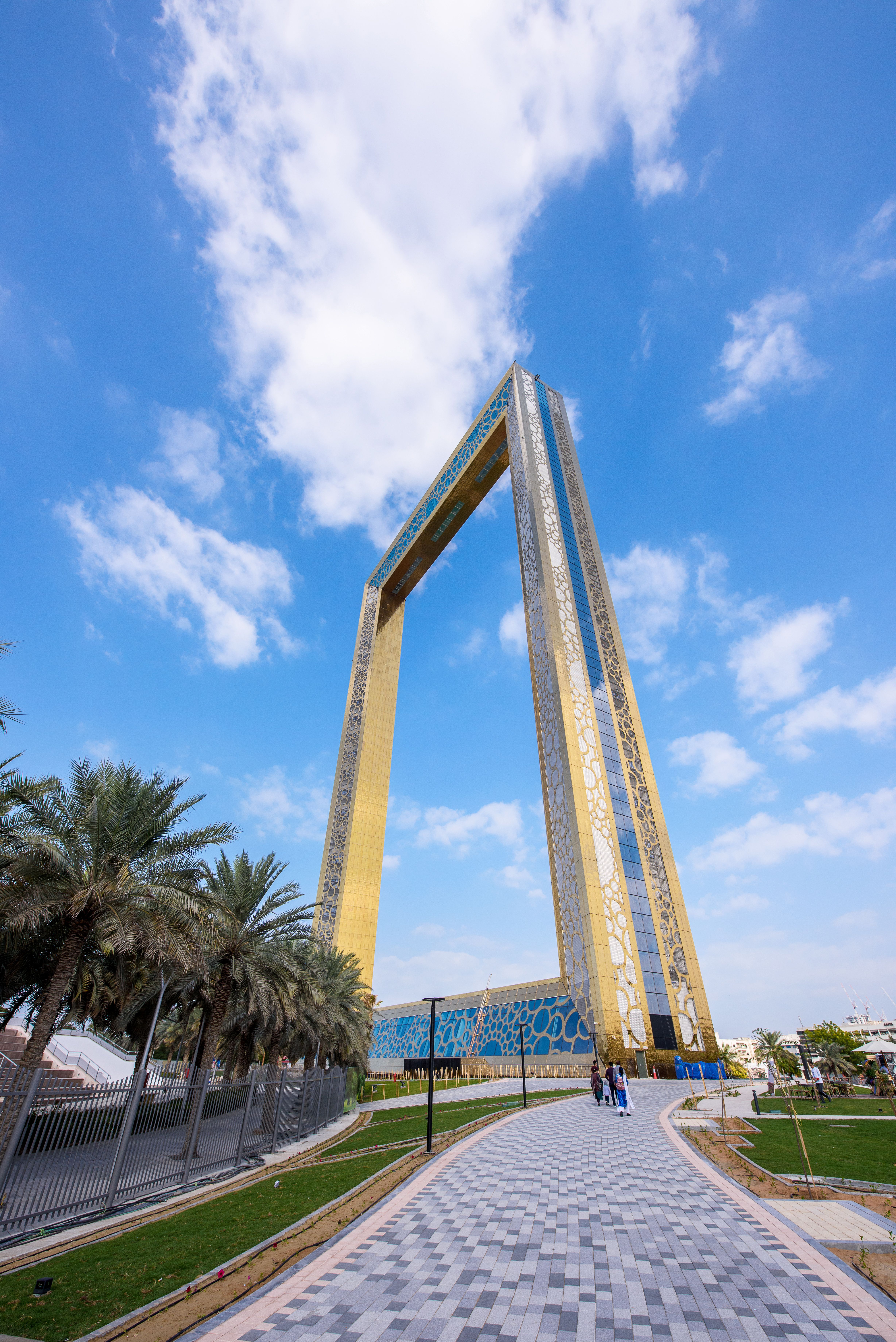 the frame cornice piu grande del mondo dubai