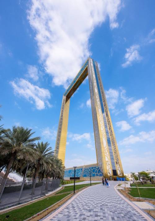 the frame cornice piu grande del mondo dubai