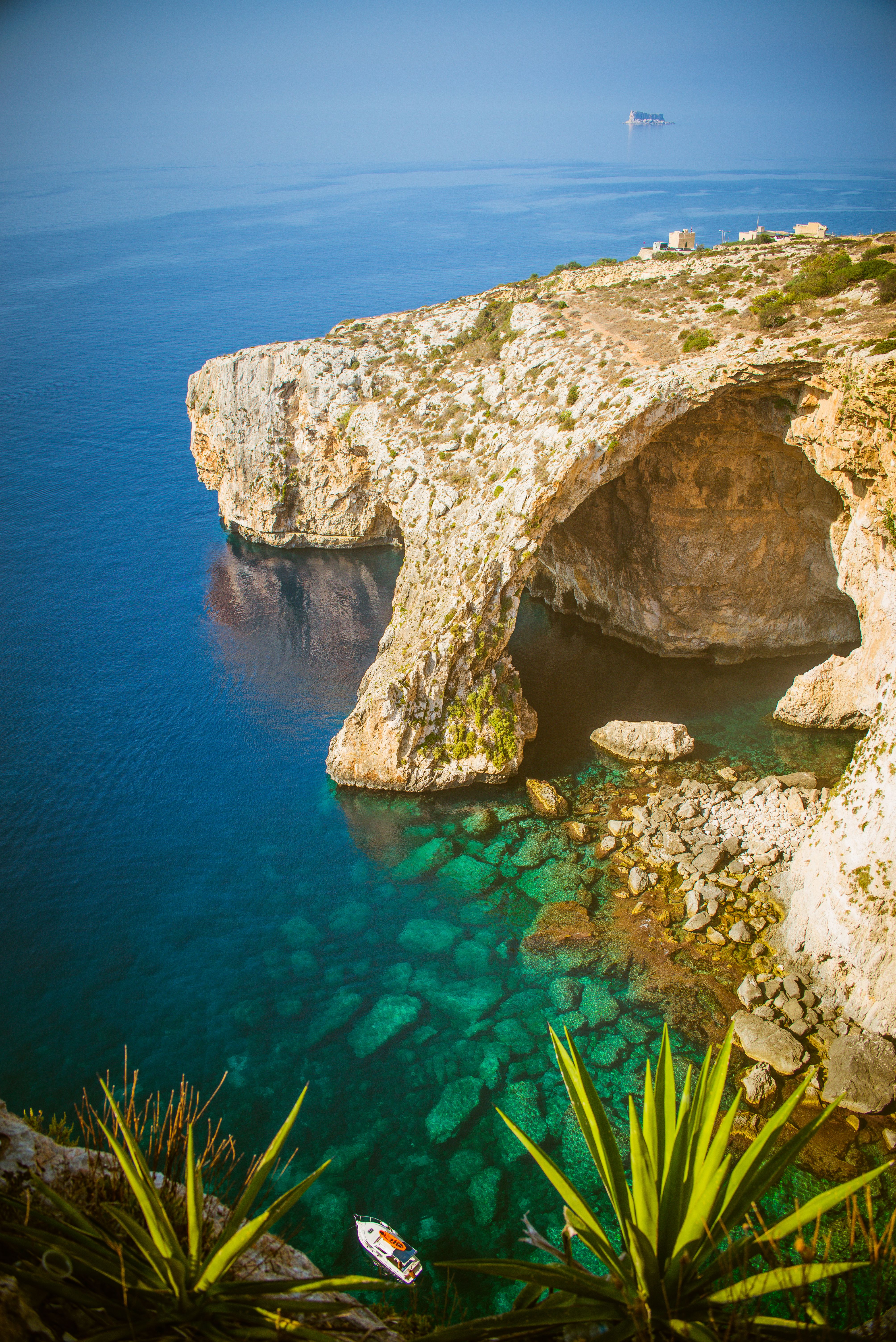 gita in barca alla grotta azzurra malta