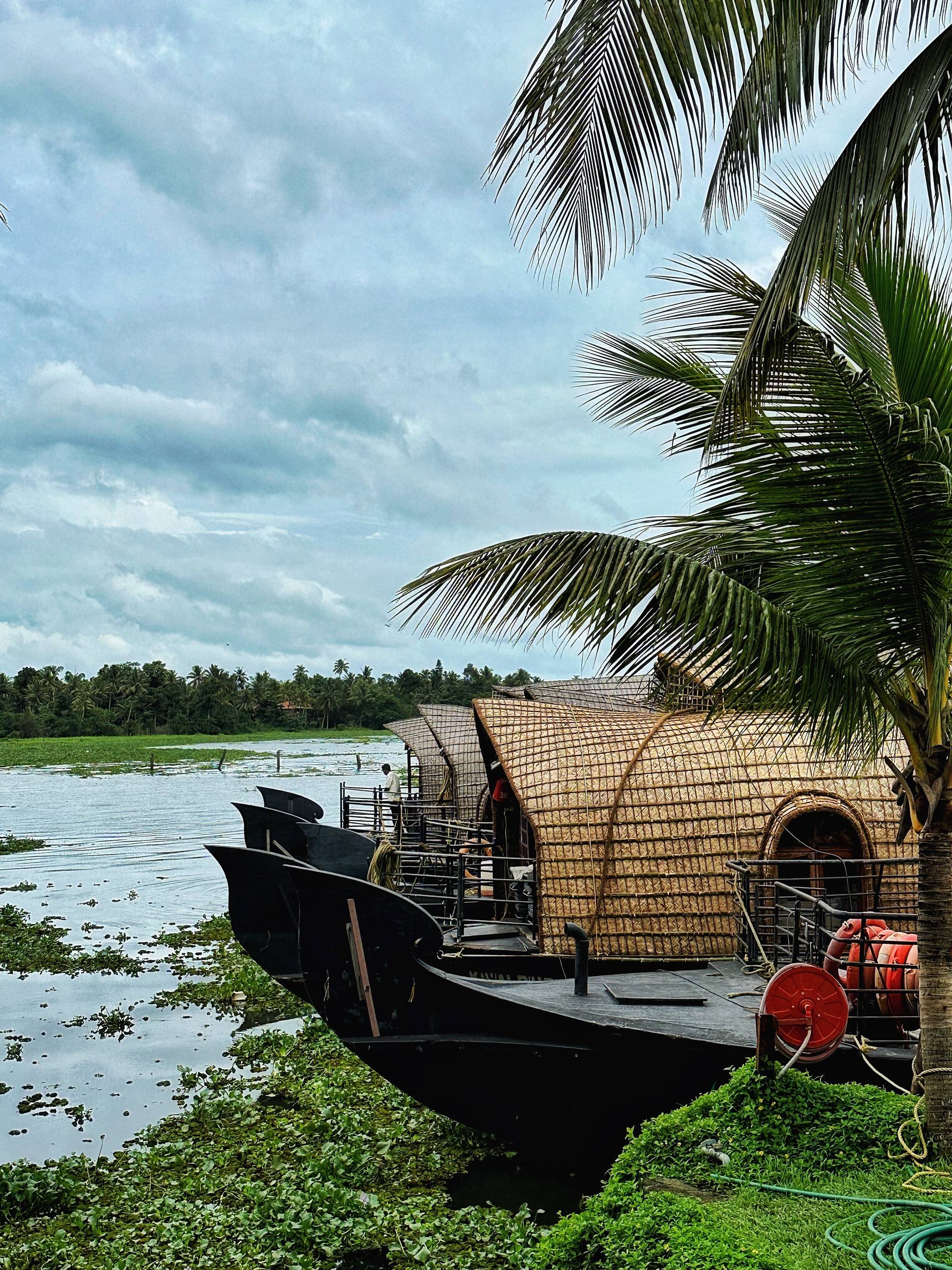 KUMARAKOM - ALLEPPEY