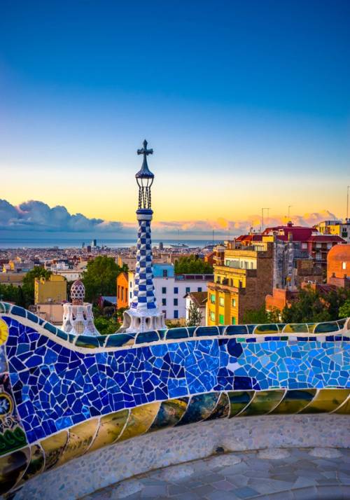 mosaico catalano al tramonto