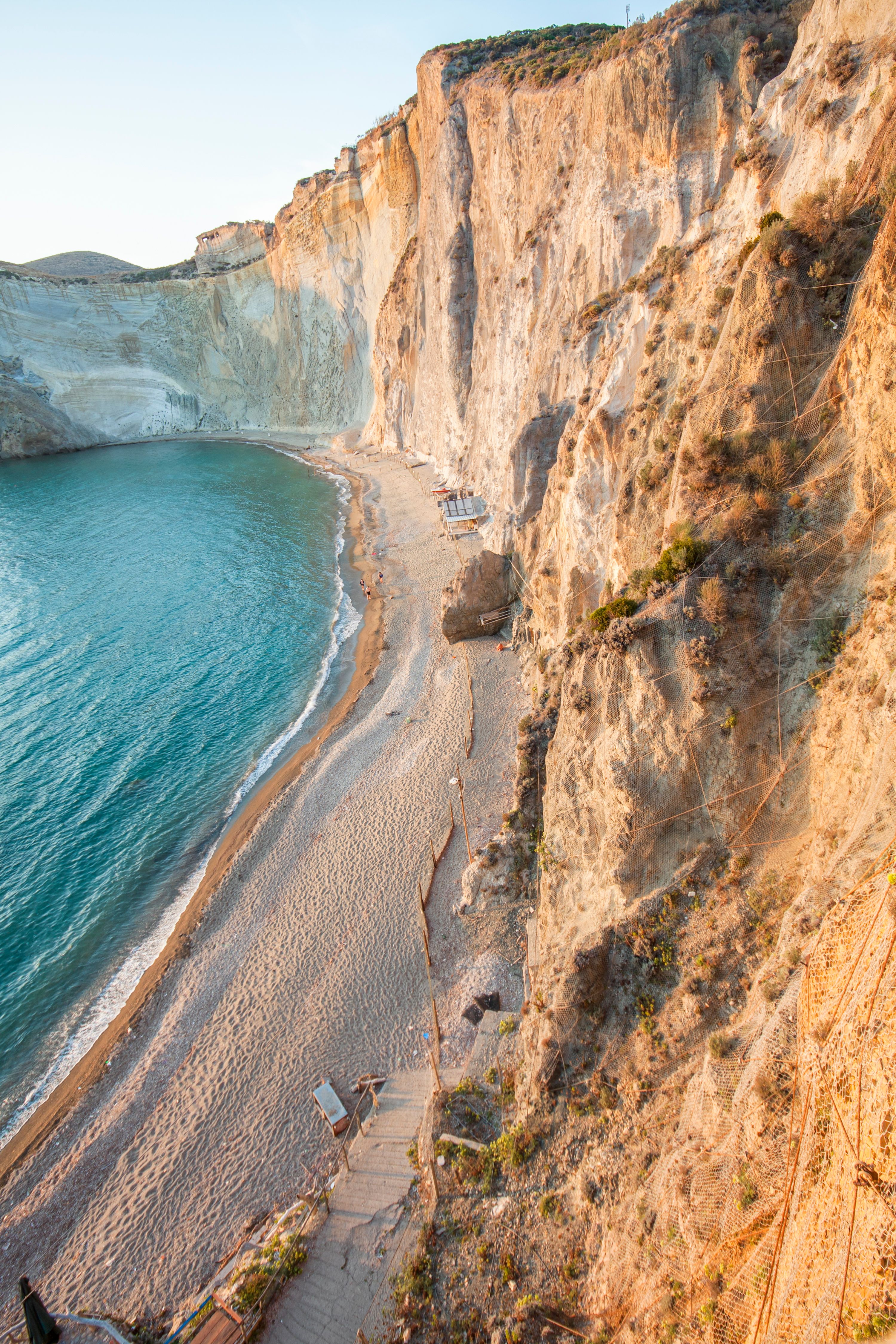 spiaggia di chiaia di luna a ponza