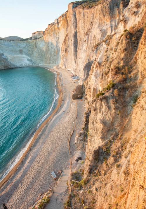 spiaggia di chiaia di luna a ponza