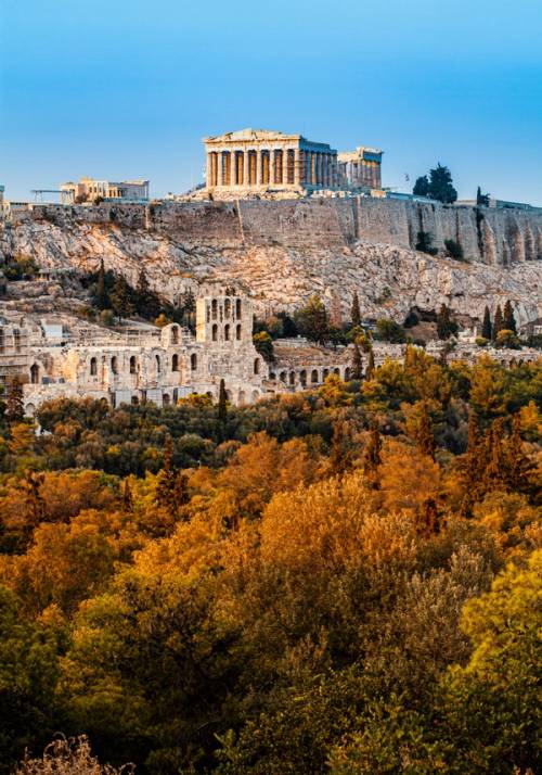 acropoli di atene in autunno