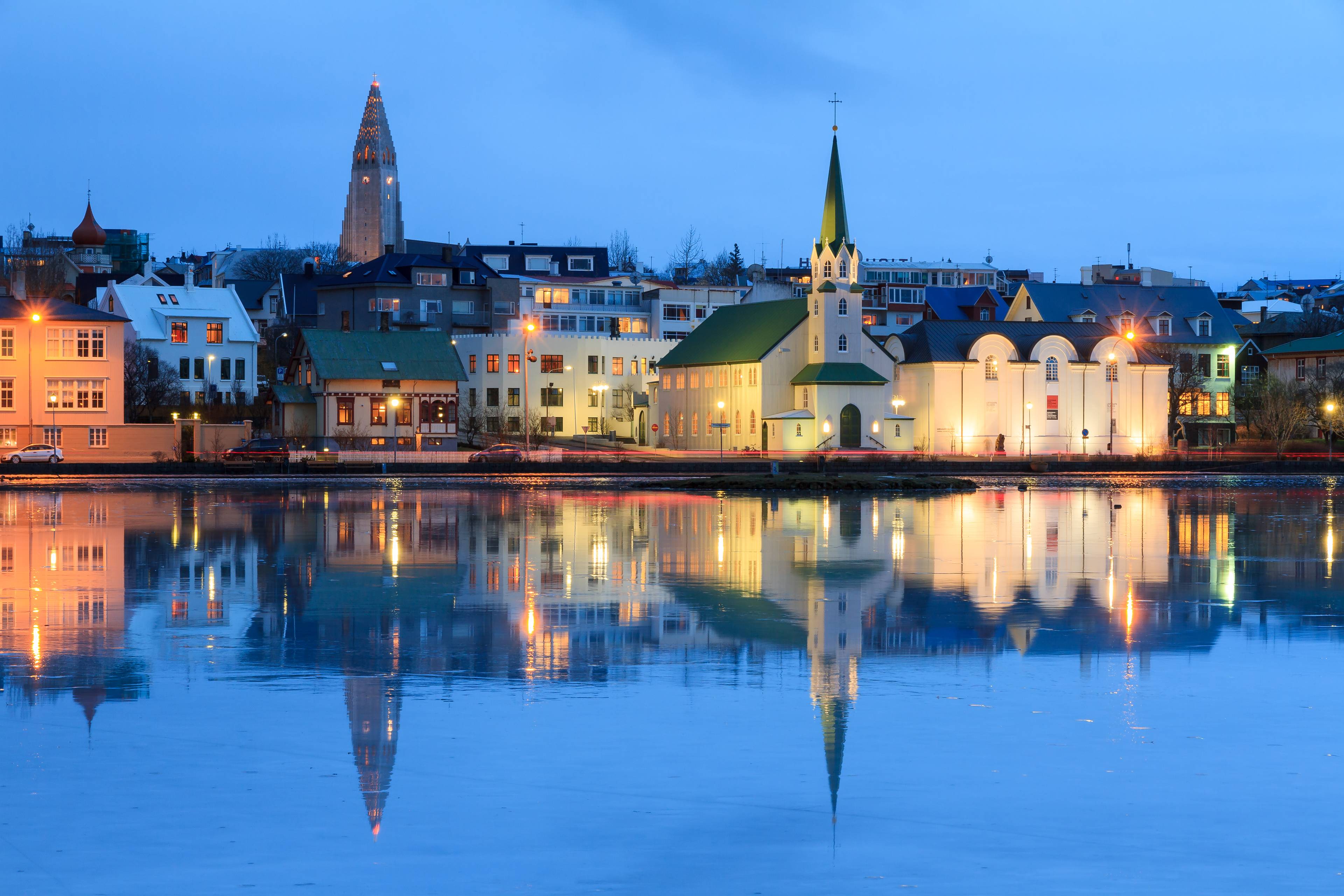 citta di reykjavik di notte