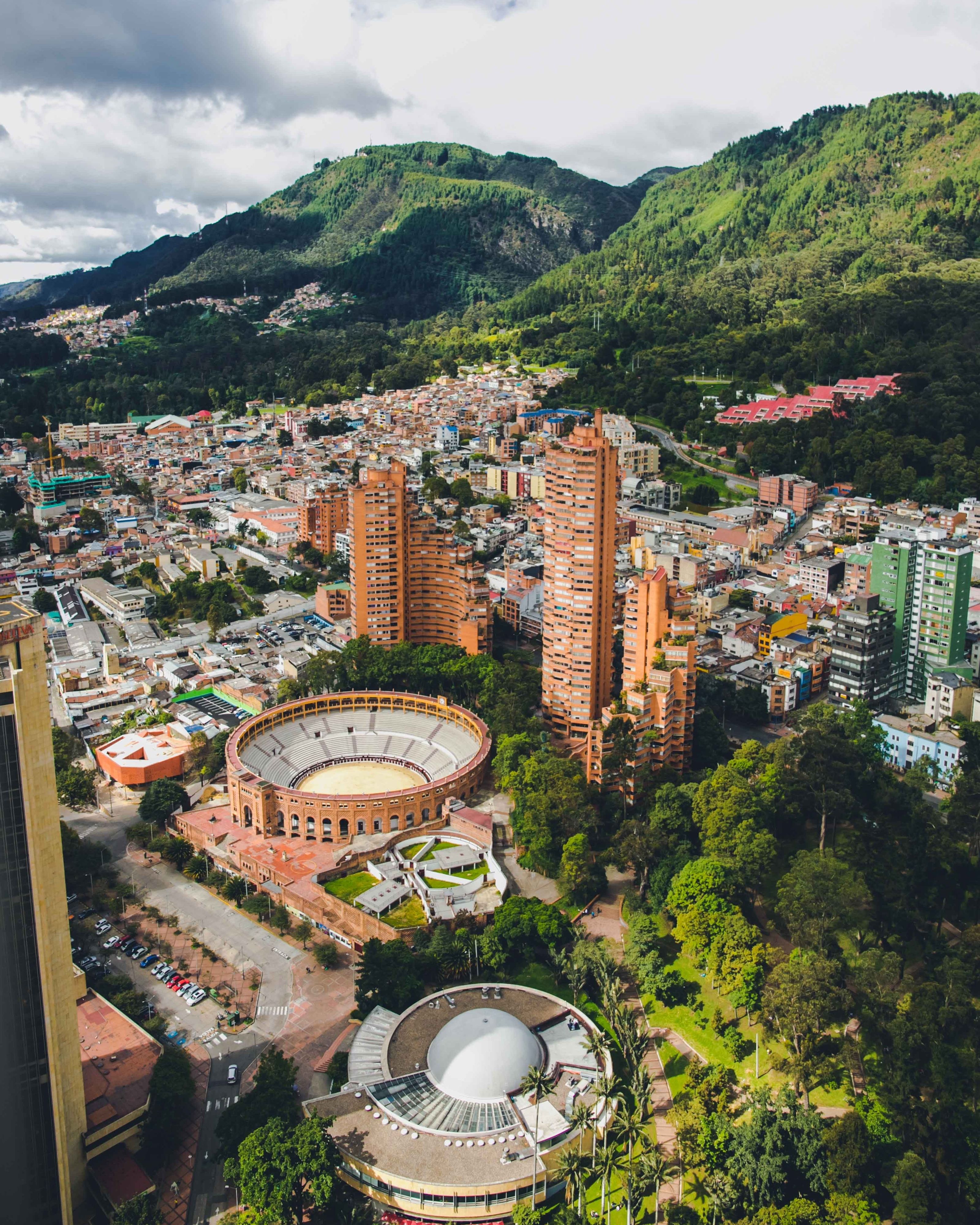 vista panoramica sulla citta di bogota