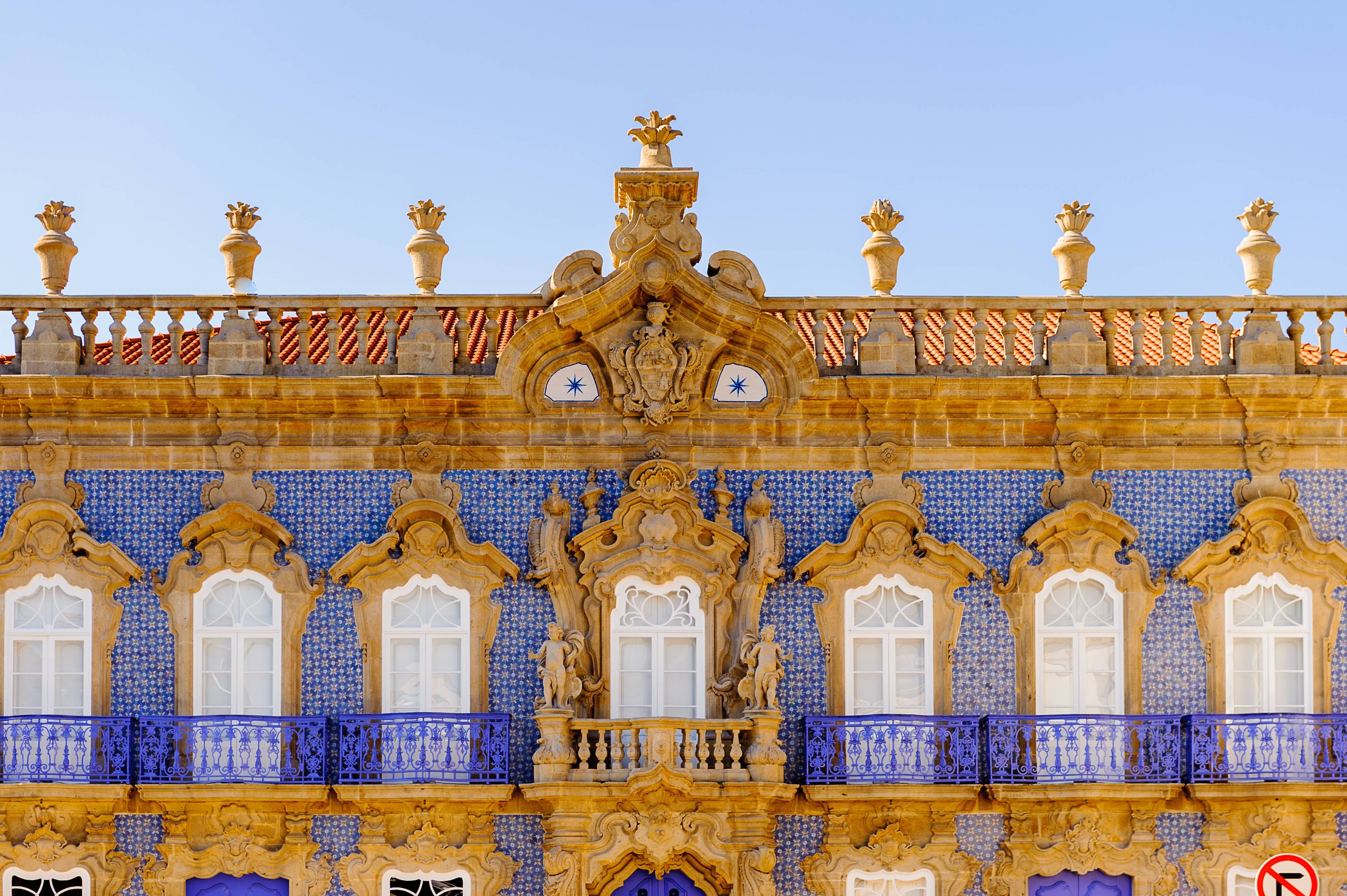 palazzo con azulejos