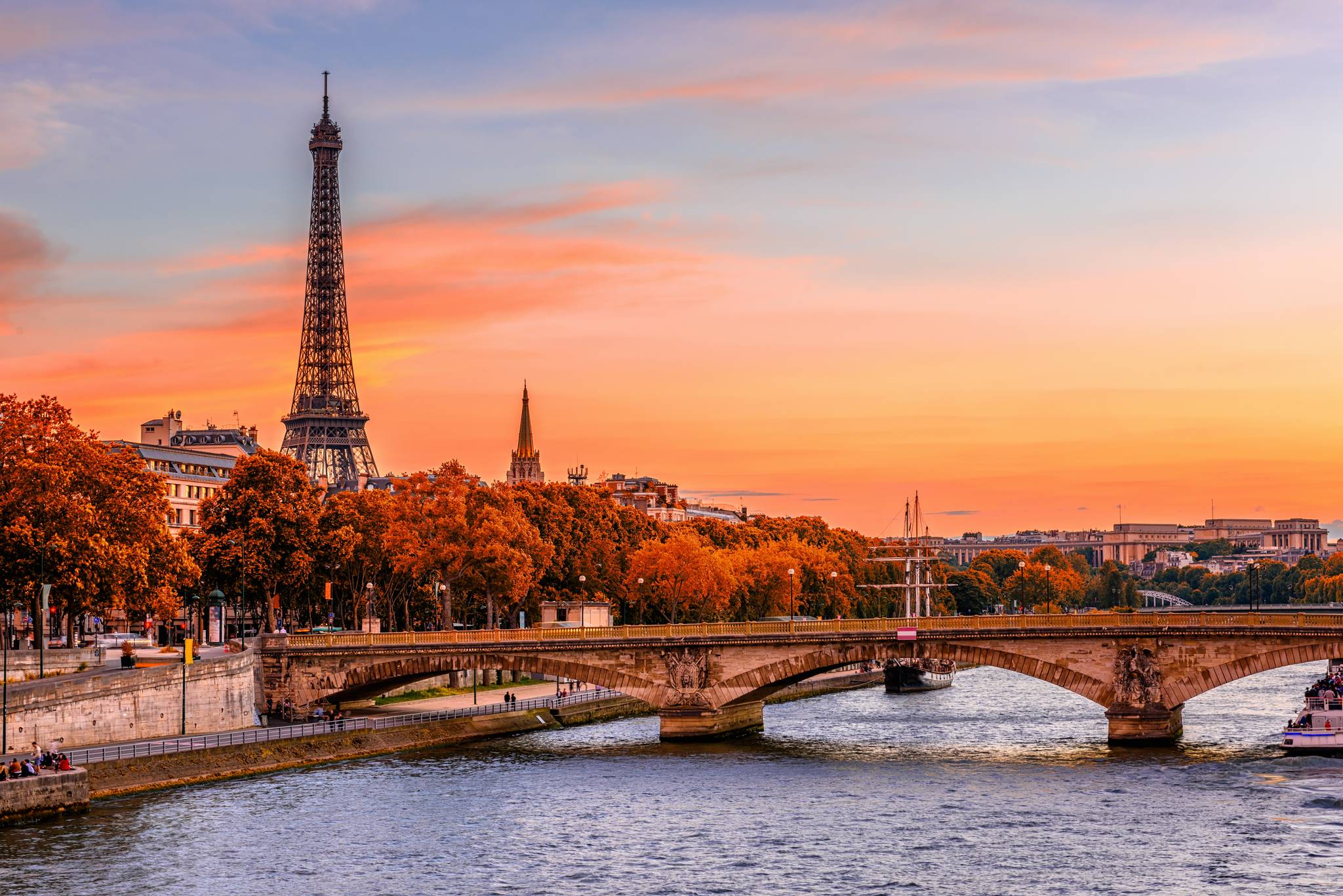 panorama di parigi al tramonto