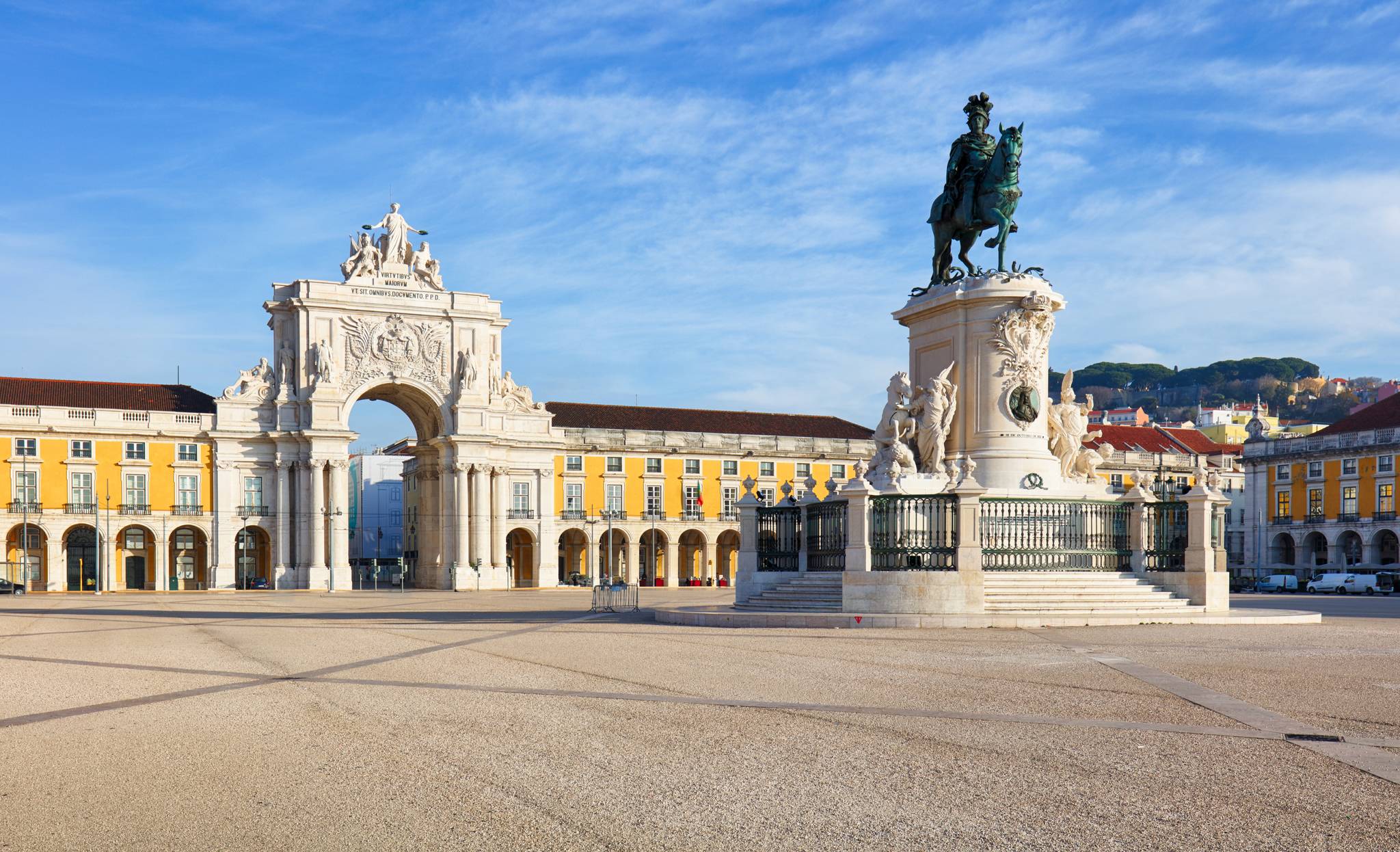 piazza arco lisbona portogallo