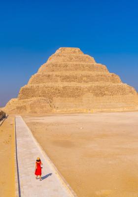 piramide a gradoni saqqara