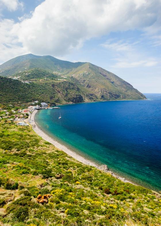 crociera alle eolie in catamarano