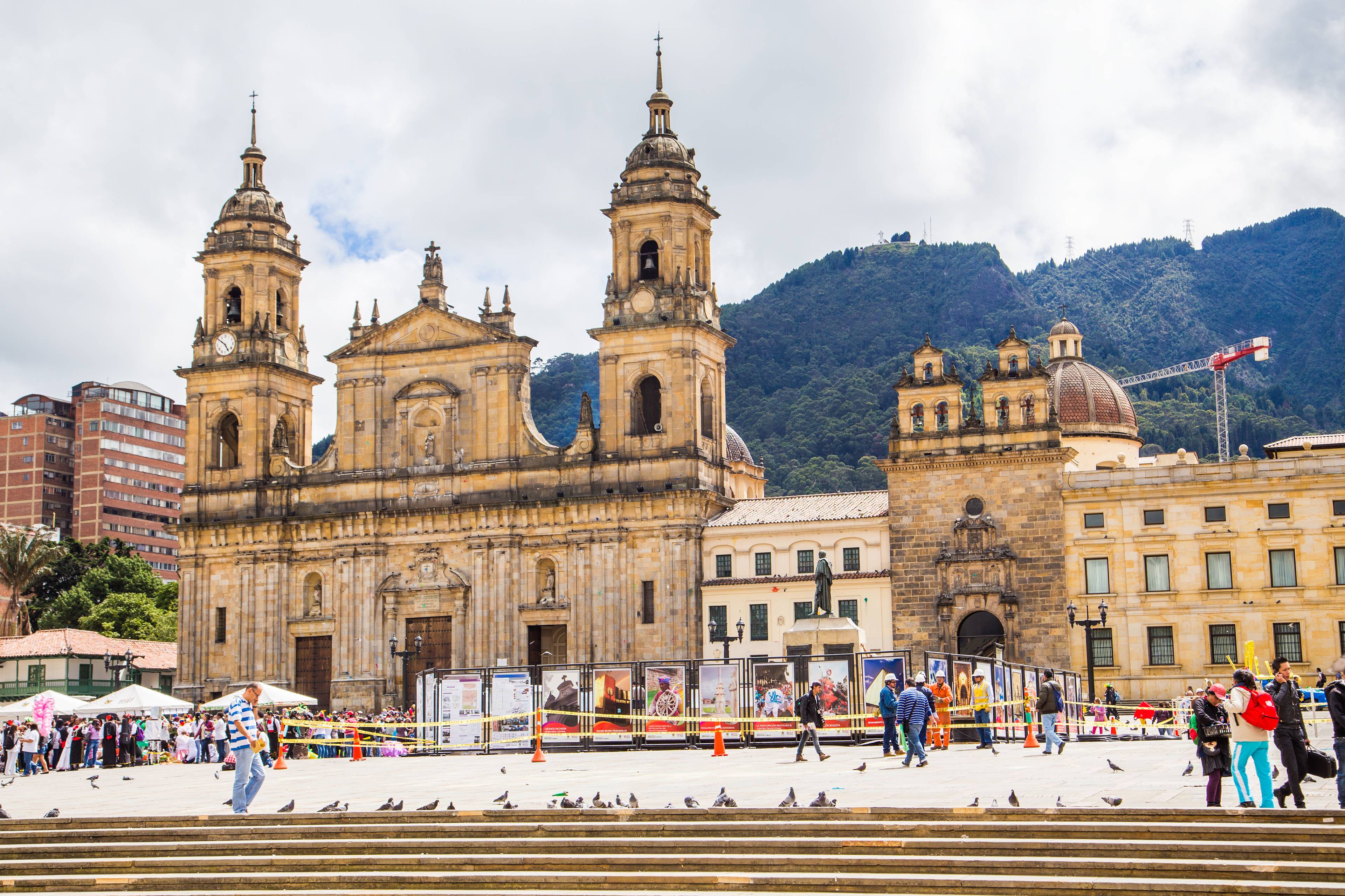piazza cattedrale bogota colombia