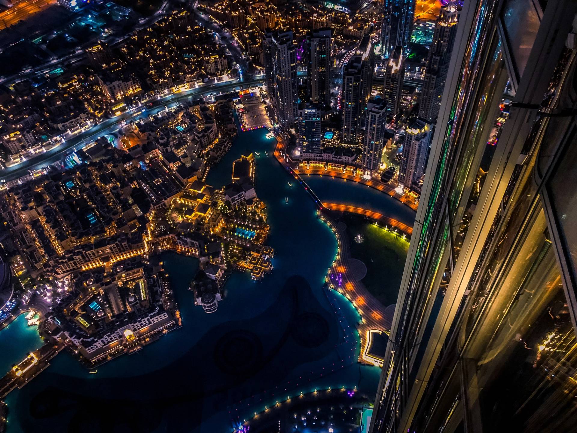 vista panoramica su dubai di notte