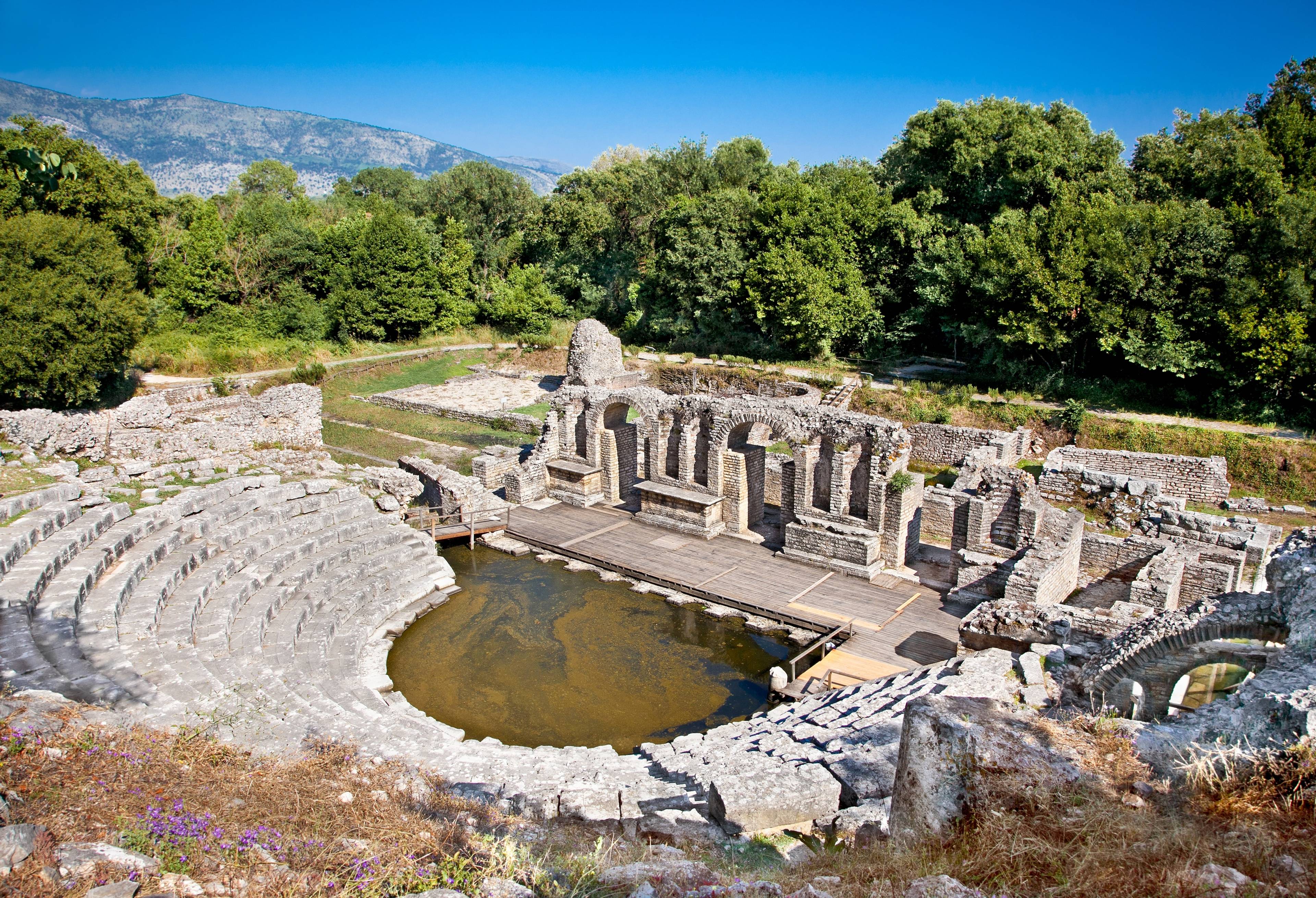 antico anfiteatro romano in albania