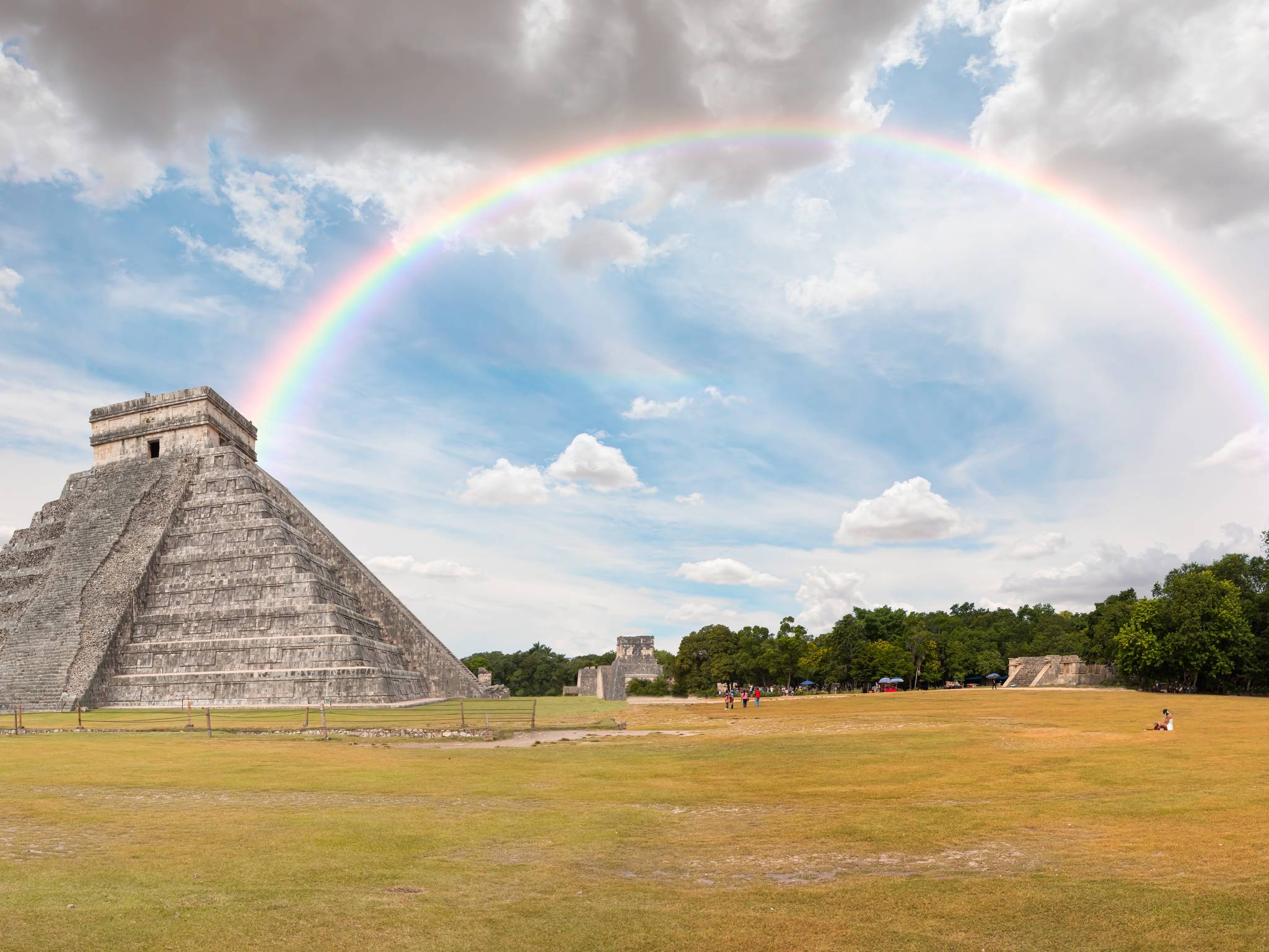 Discovering Maya's culture cover