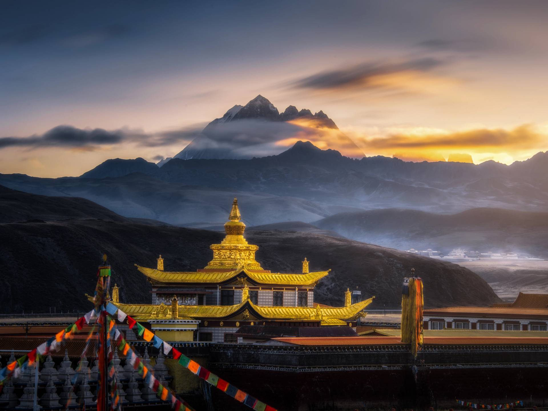 Viaggio in 13 giorni dalla Cina al Tibet cover