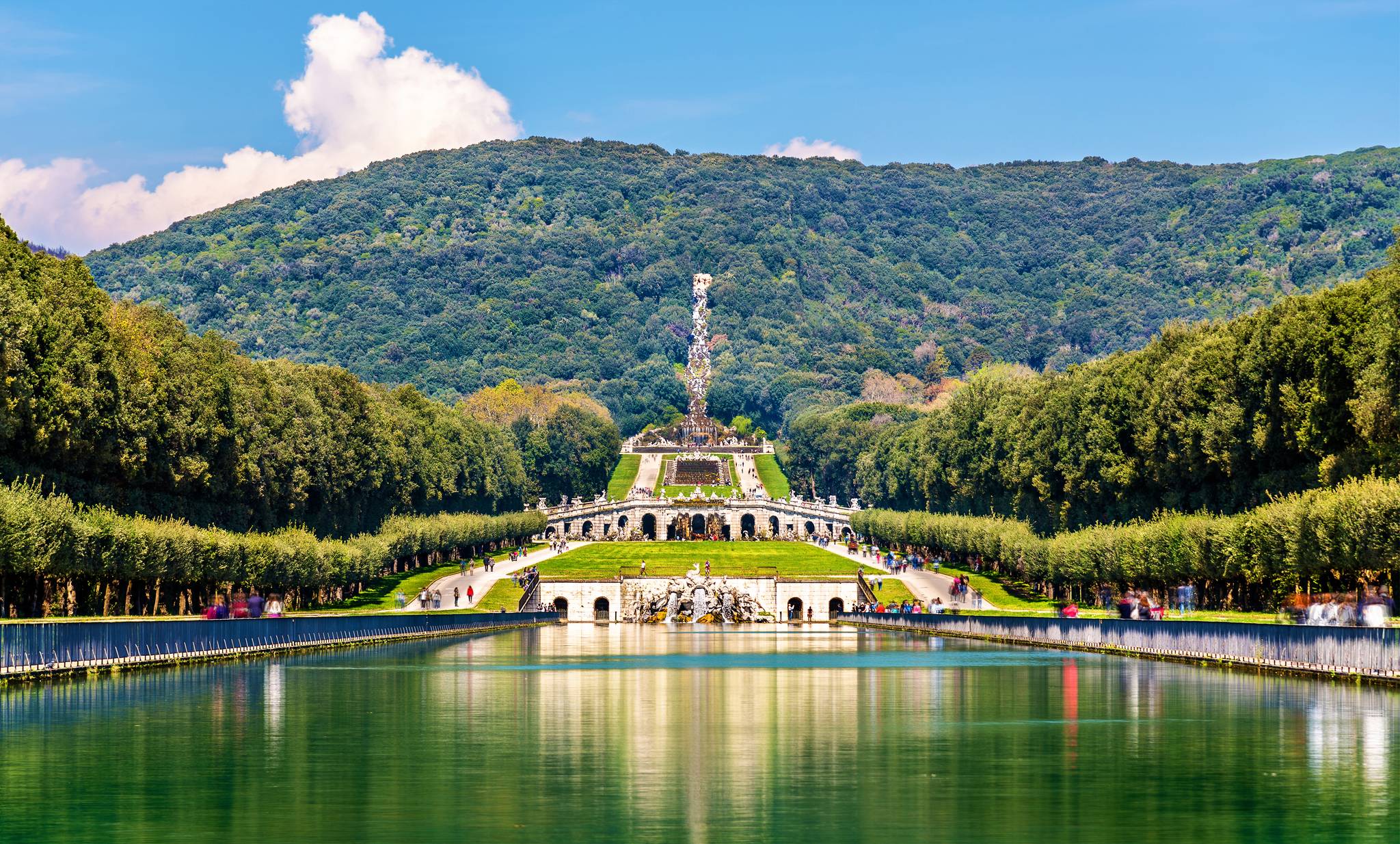 vista sui giardini della reggia di caserta