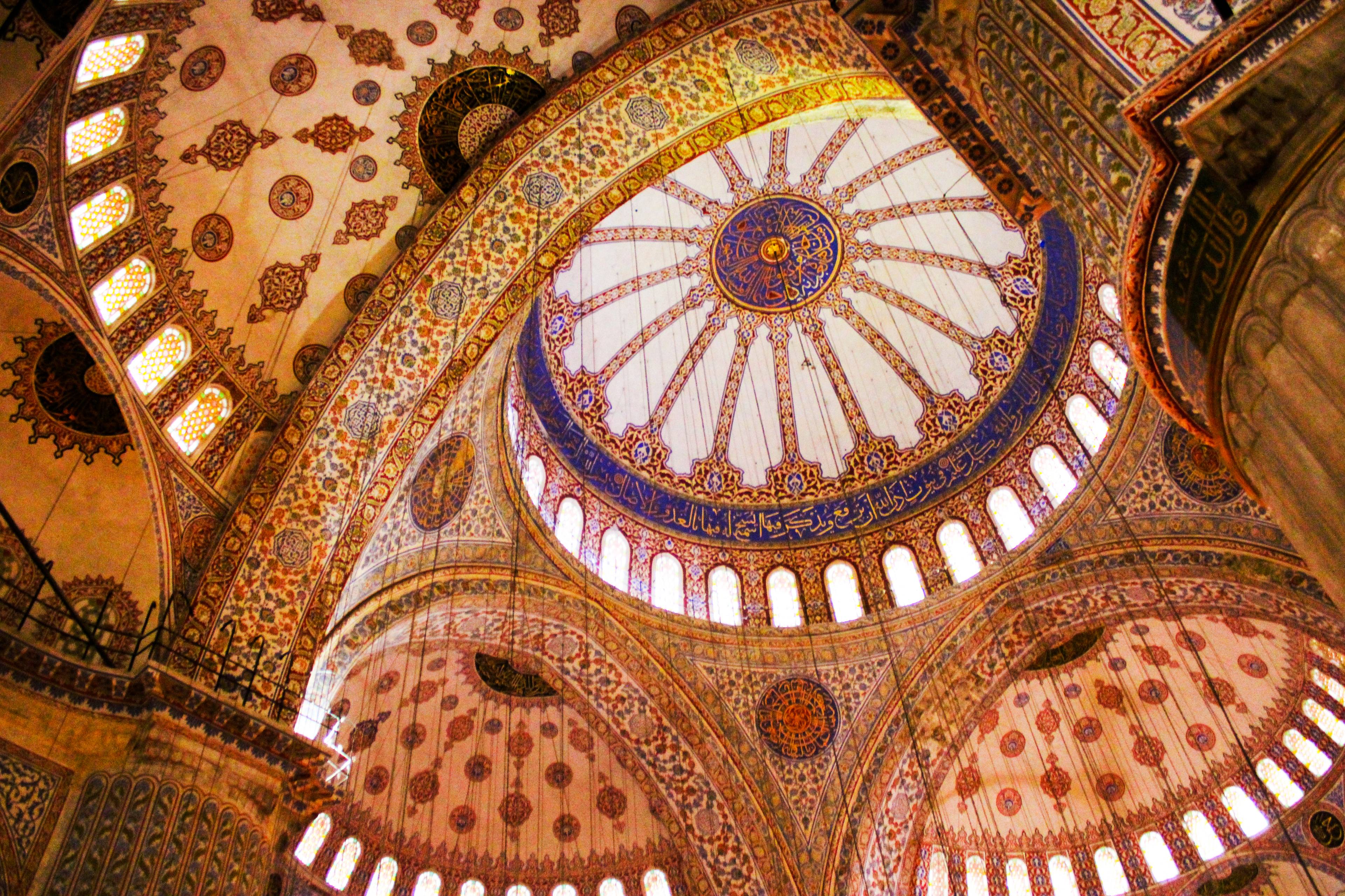 interno moschea blu