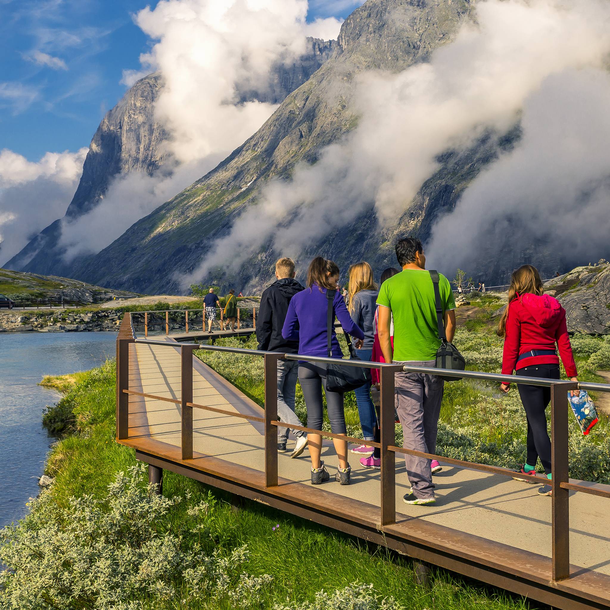 gruppo di viaggiatori in un viaggio cral