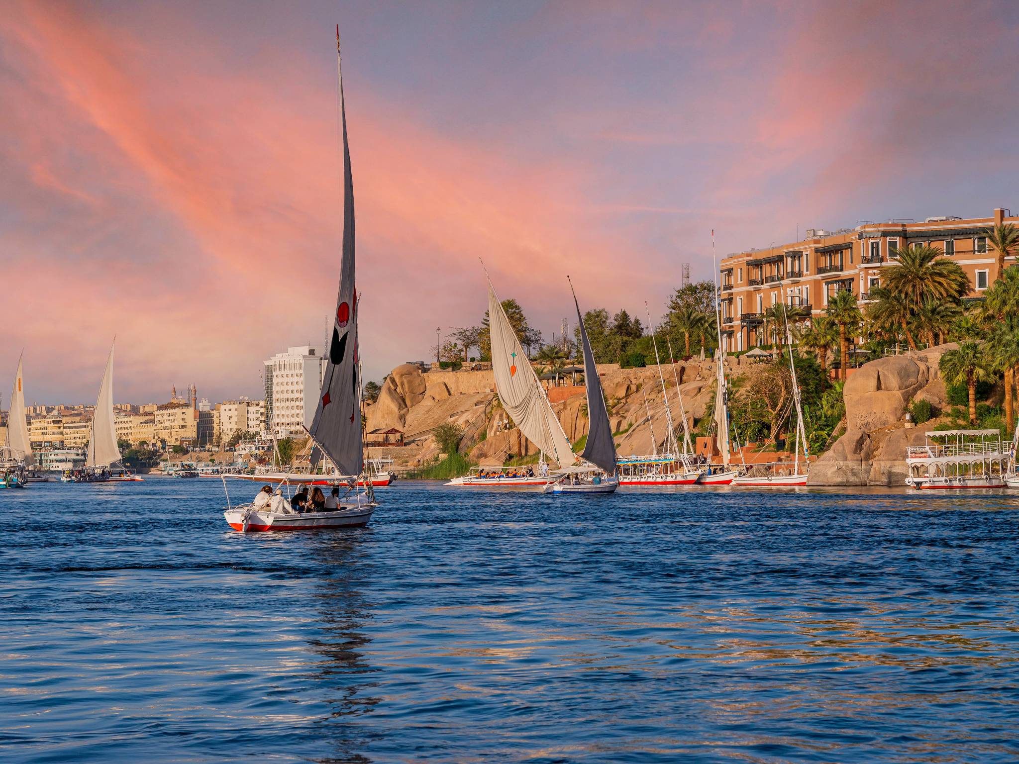 Dal Cairo ad Alessandria con crociera da Aswan a Luxor cover