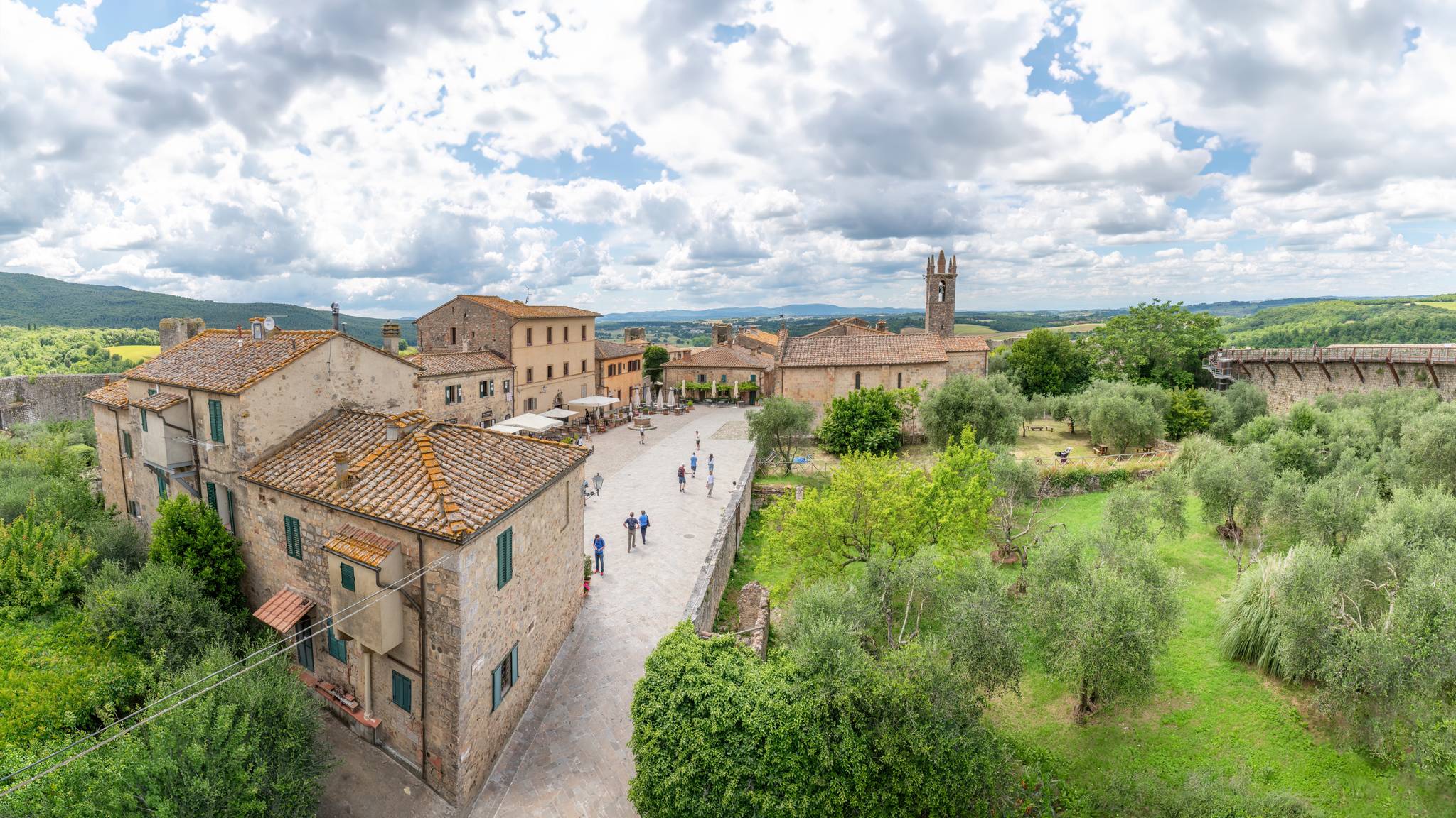 castle in monteriggioni