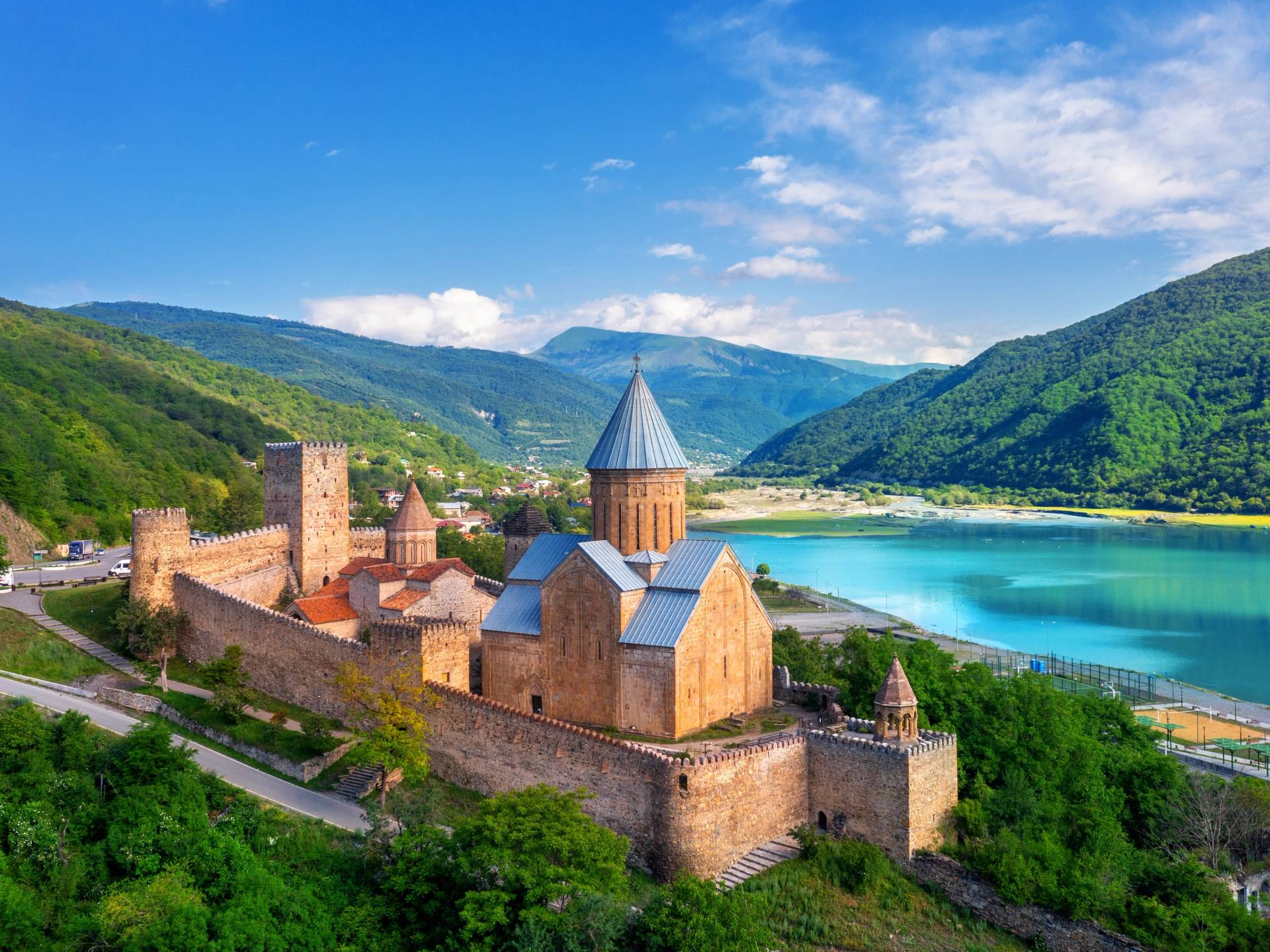 Tra i paesaggi di Armenia e Georgia cover