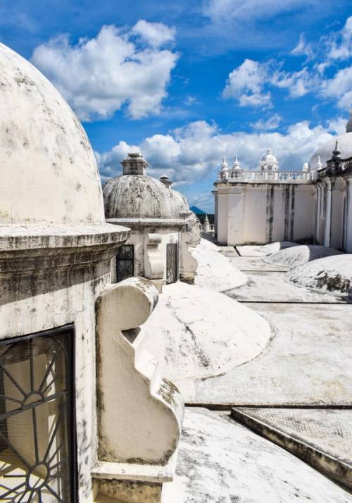 architettura bianca di león