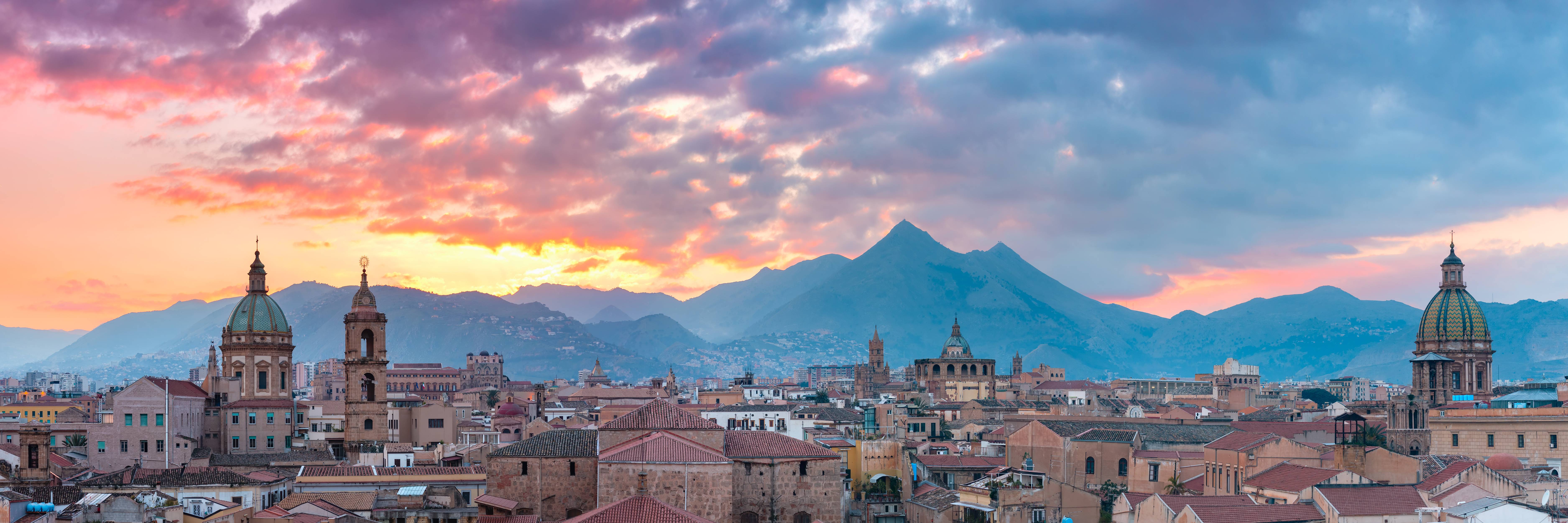 vista su palermo al tramonto