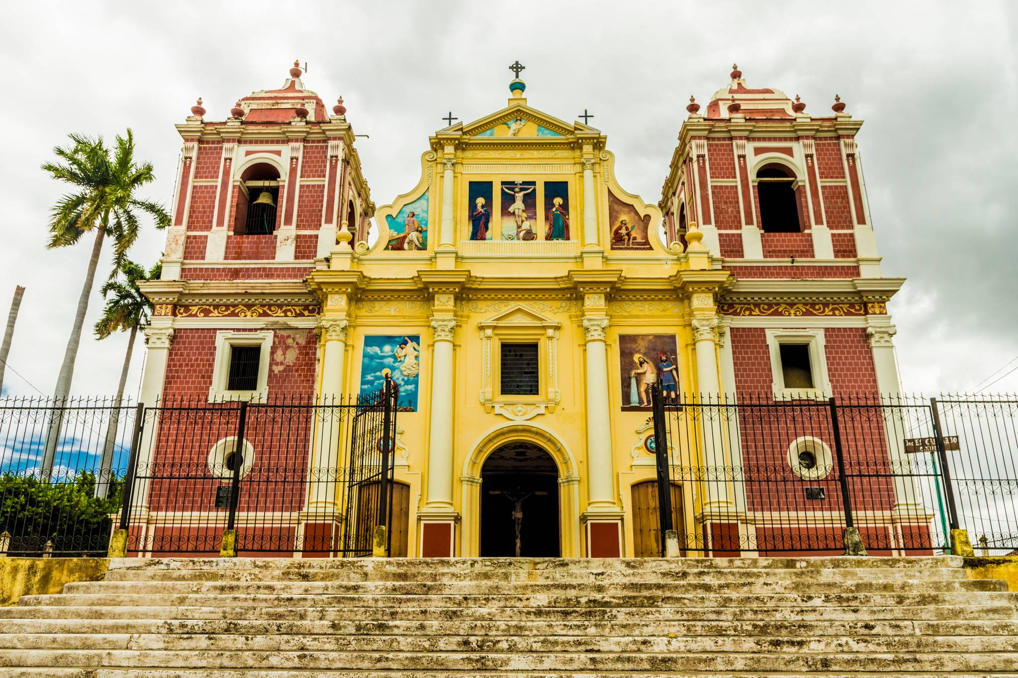 chiesa leon nicaragua