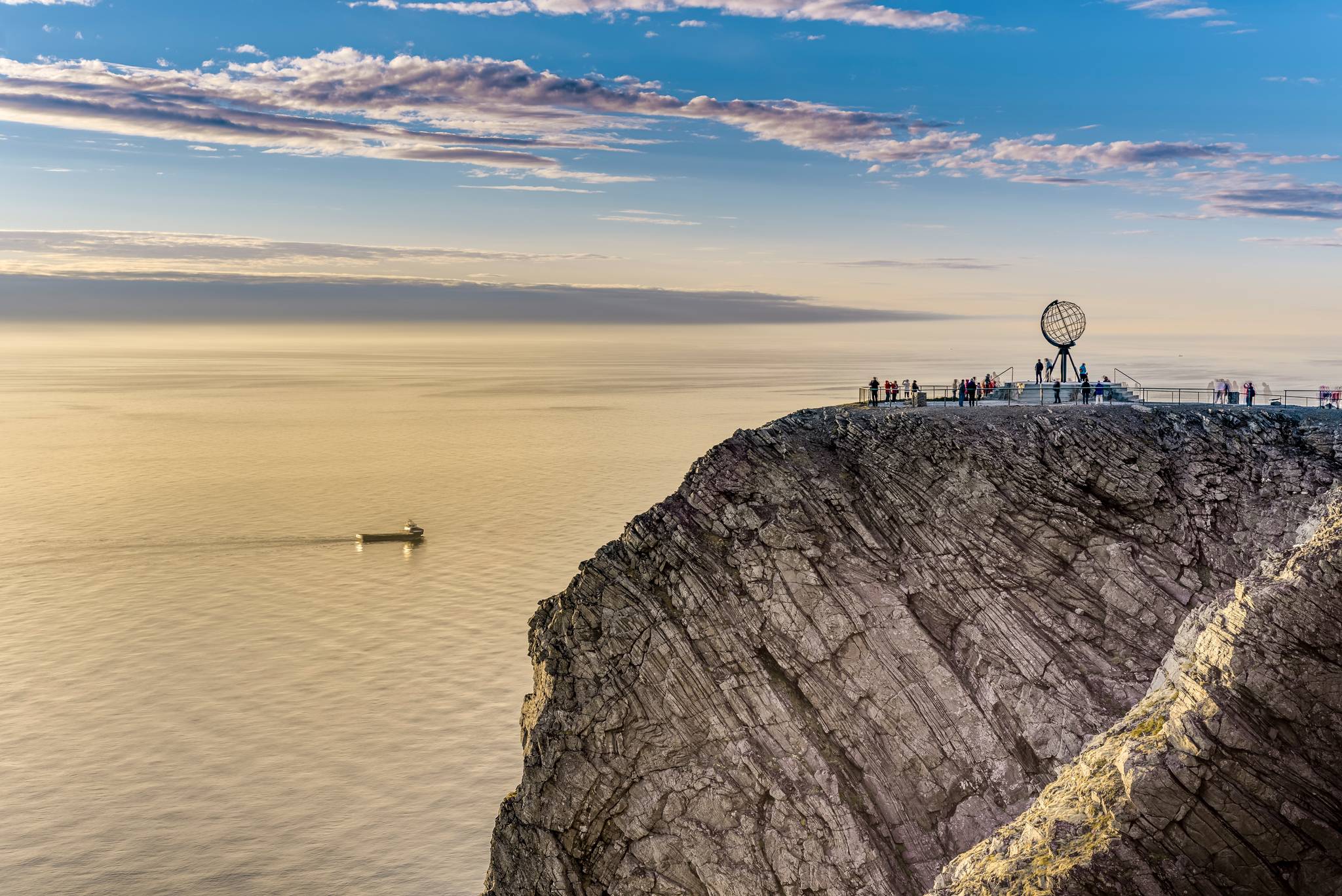 promontorio capo nord norvegia al tramonto