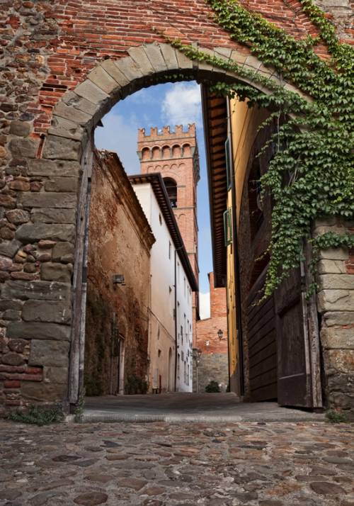 street in montecarlo lucca