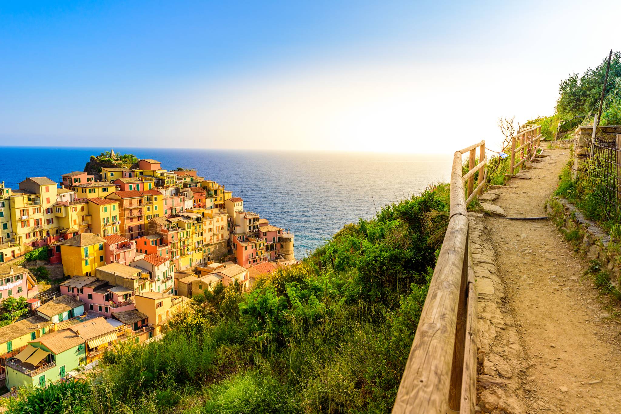 sentiero trekking sopra manarola