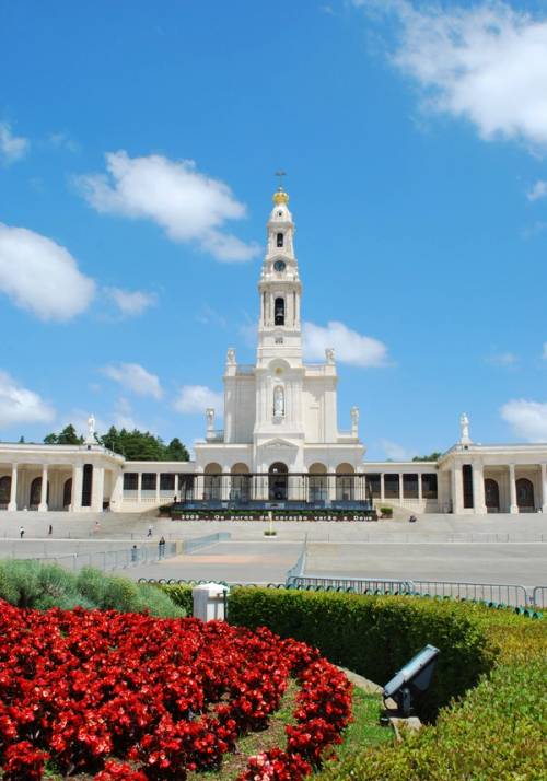 piazza della chiesa a fatima